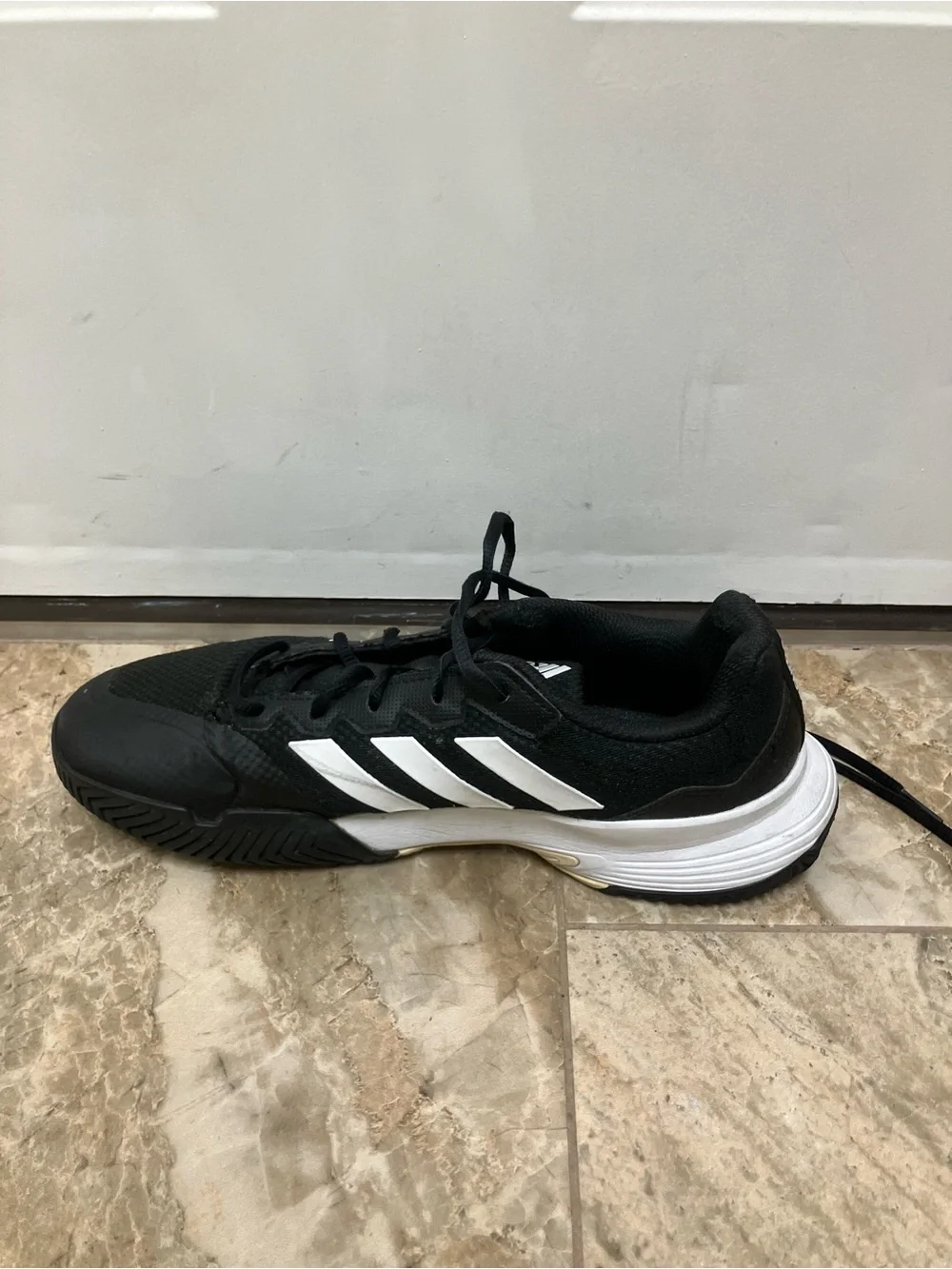 Men's Adidas GameCourt 2 tennis shoes, size 8.5